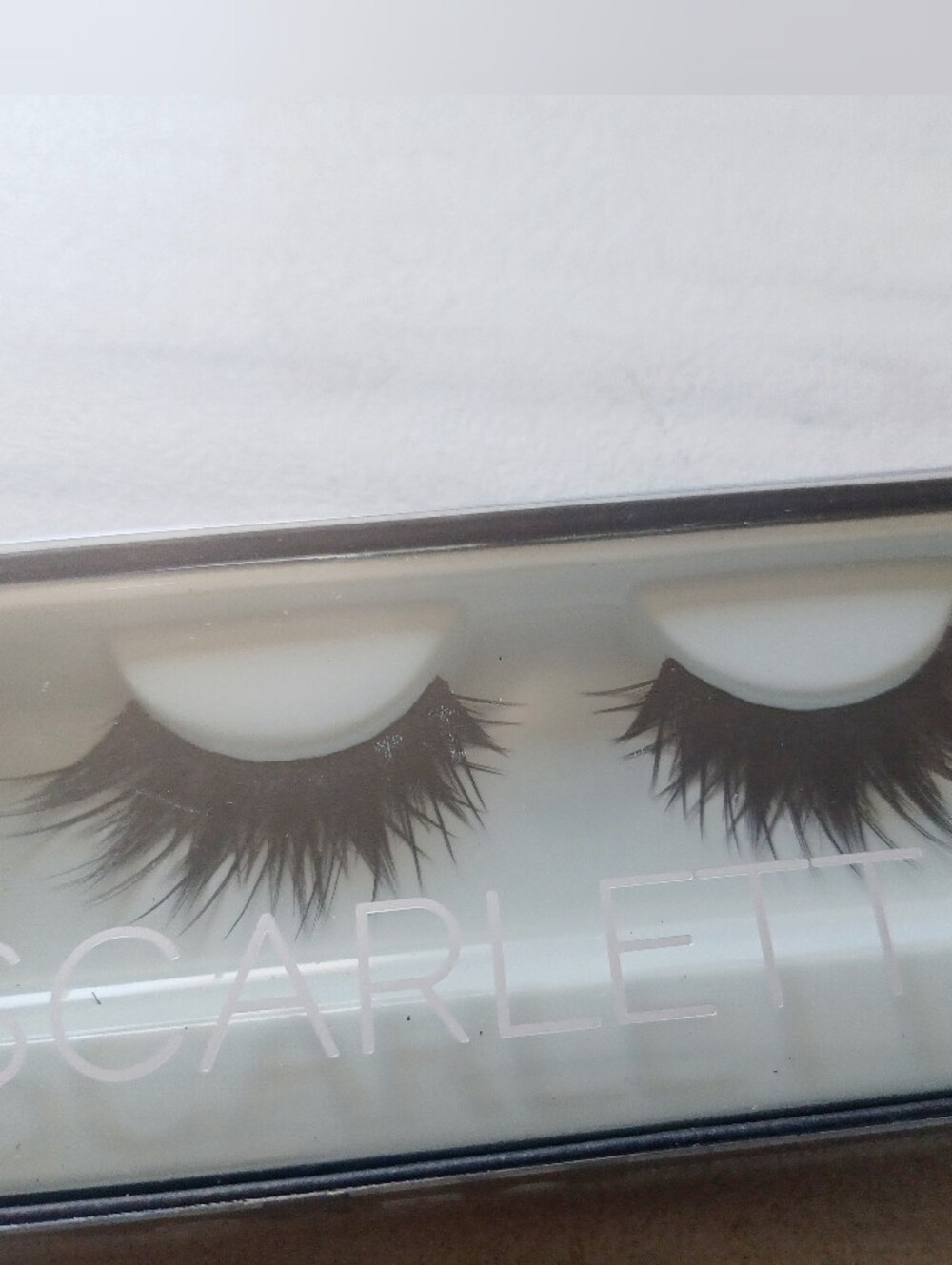 HUDA BEAUTY #8 Scarlett Black Flared Volume Faux Mink Lashes - Picture 4 of 5